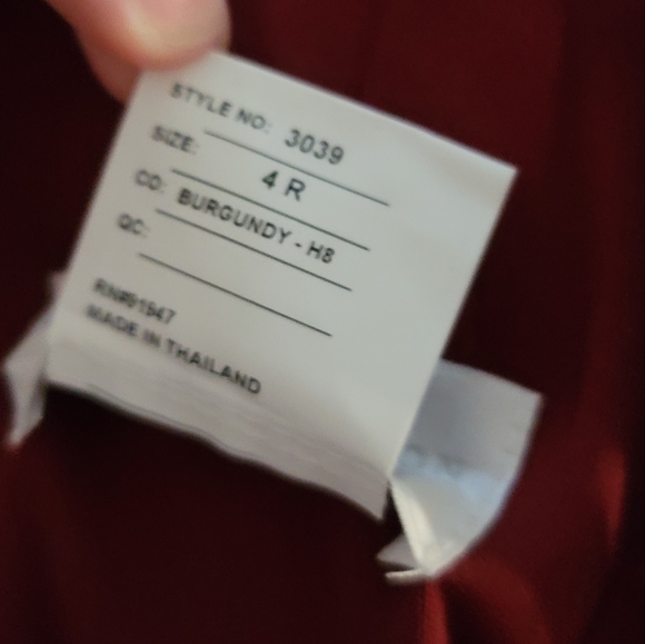 CLEARANCE NWT Dessy Collection by Vivian Diamond Halter Open Back Dress Size 4 - Picture 9 of 9